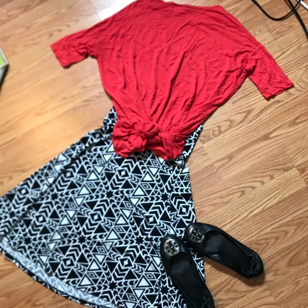 💜5/$25💜 Lularoe Tribal print skirt - sz XS